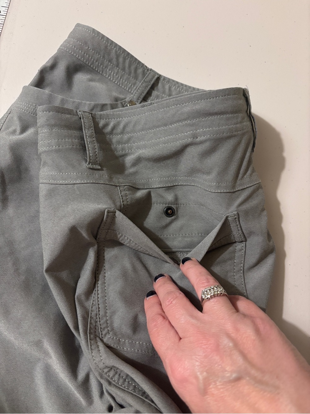 Kuhl Womens Trekr Kapri Cargo Pants Size 14 Gorpcore Utility Pockets Hiking Camp - Picture 8 of 13
